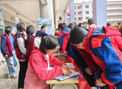 江門商貿(mào)職業(yè)技術(shù)學院在五華縣棉洋中學春招咨詢會成功舉辦